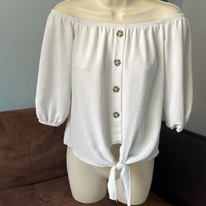 ✨Bundle ✨of 2 New Made off the shoulder blouses.